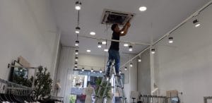 Sua board may lanh am tran Daikin tai Quan 1 3